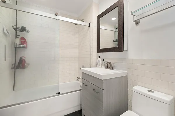 Bathroom, photo 1