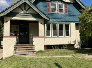 1818 E Kenwood Blvd, Milwaukee, WI 53211
