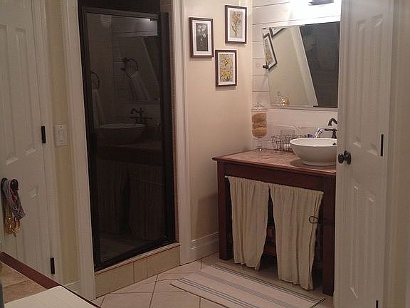 Master bath (his/her closets