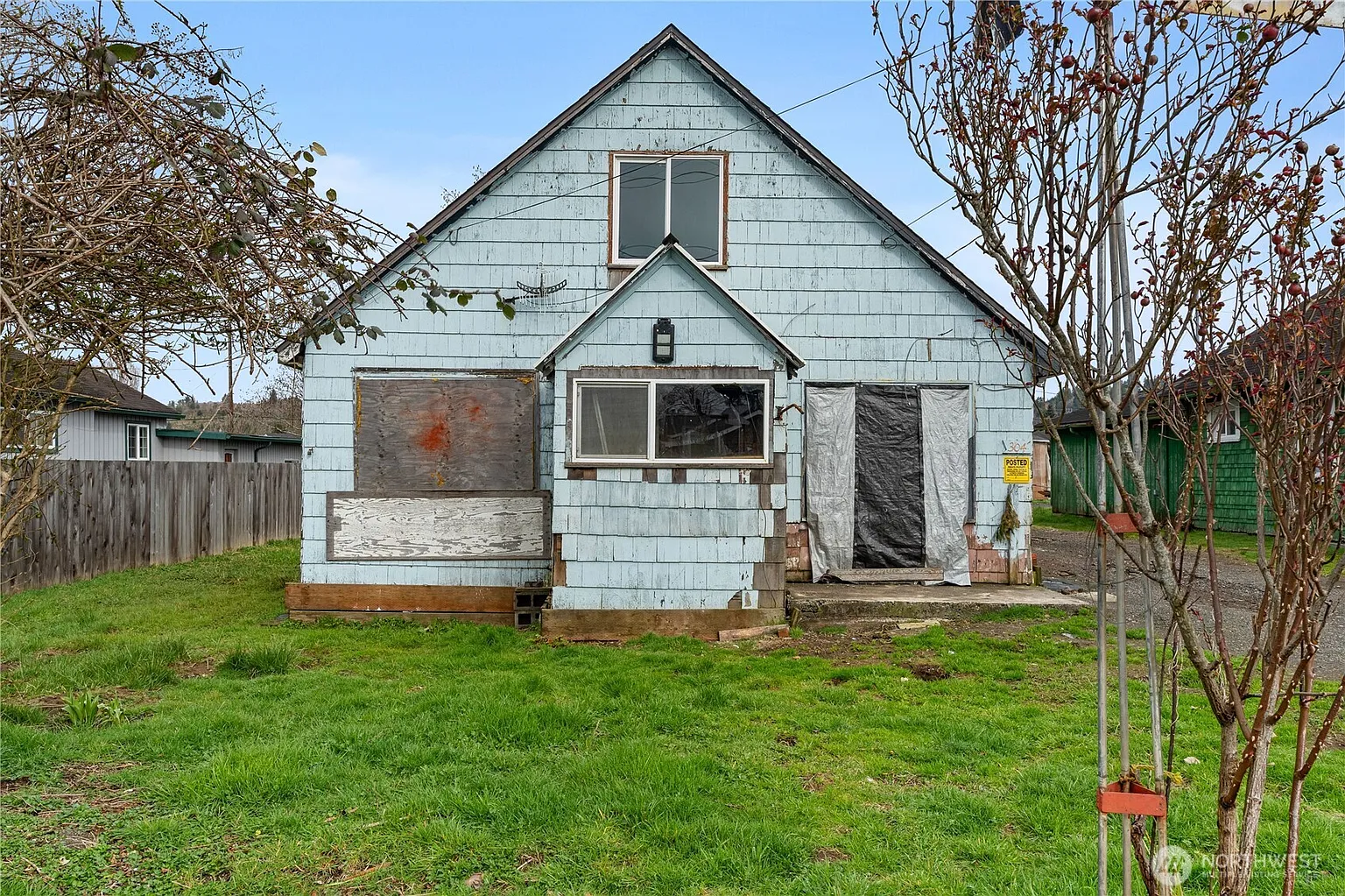 304 E Perry Street photo 1