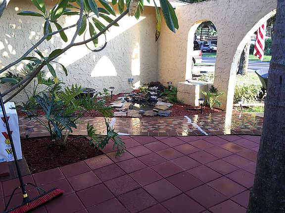 3rd image of 7601 Laurel Oak Ct