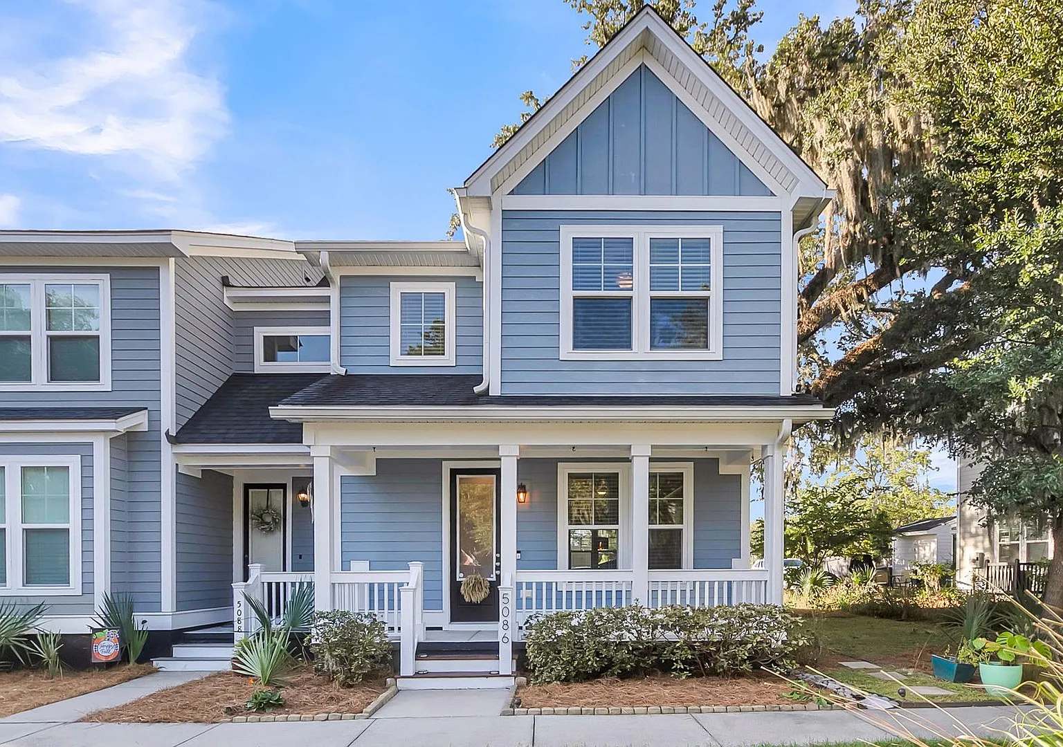 Stunning 3-Bed 2.5-Bath Home in Park Circle at Oak Terrace Preserve — Photo 4