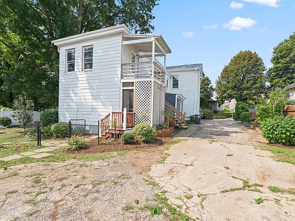 3rd image of 1108 Taylor St