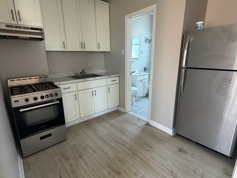 241 Duncan Ave #5C — Photo 1