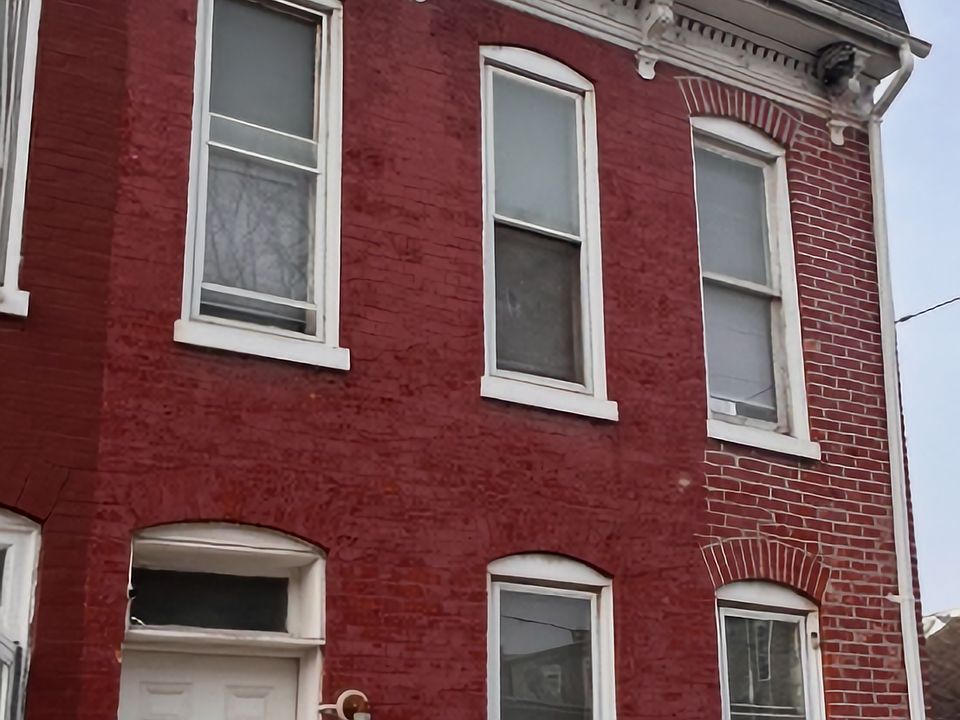1st image of 40 N Belvidere Ave Floor 2