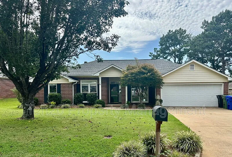 3 bed, 2.0 bath, 1897 sqft, $2,100 — Photo 2