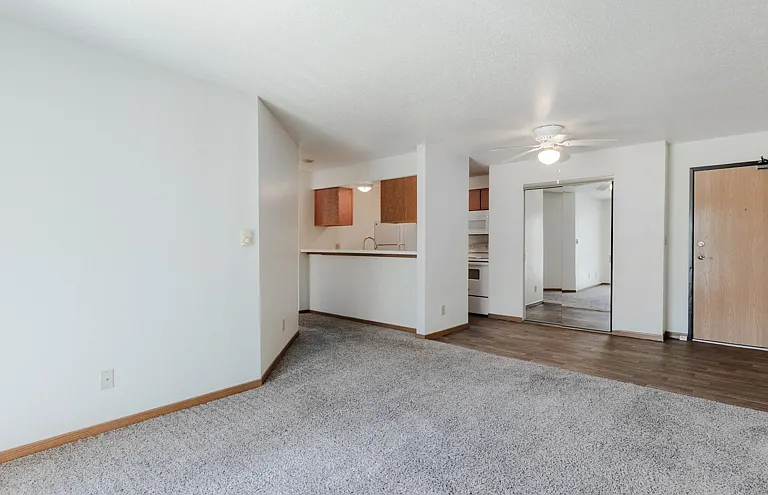 Hamlet Apartments — Photo 30