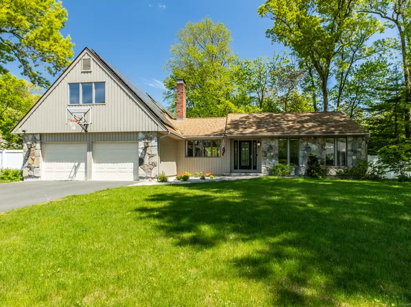 96 Stonefield Trail, South Windsor, CT 06074