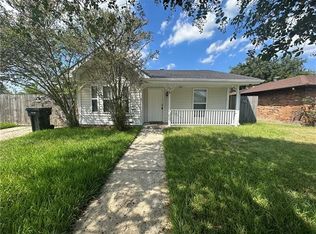 2324 River Queen Dr, Violet, LA 70092
