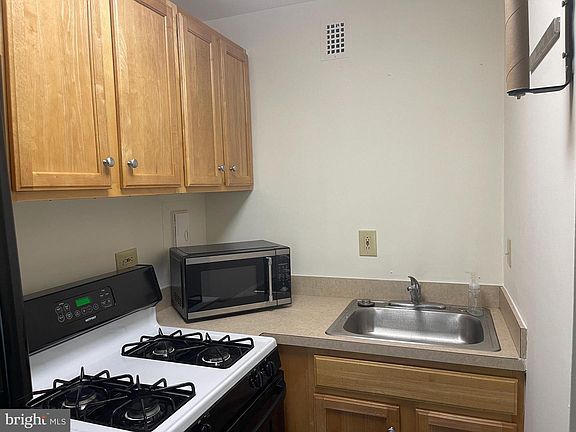 5th image of 5340 Holmes Run Pkwy #14003