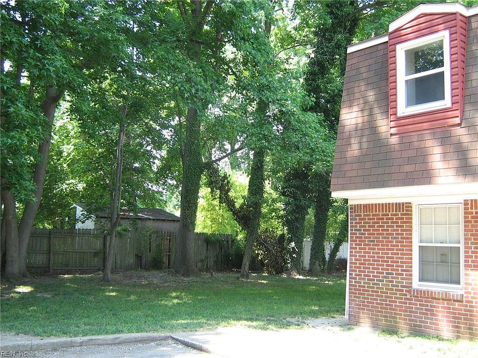 2nd image of 361 San Antonio Blvd APT 6