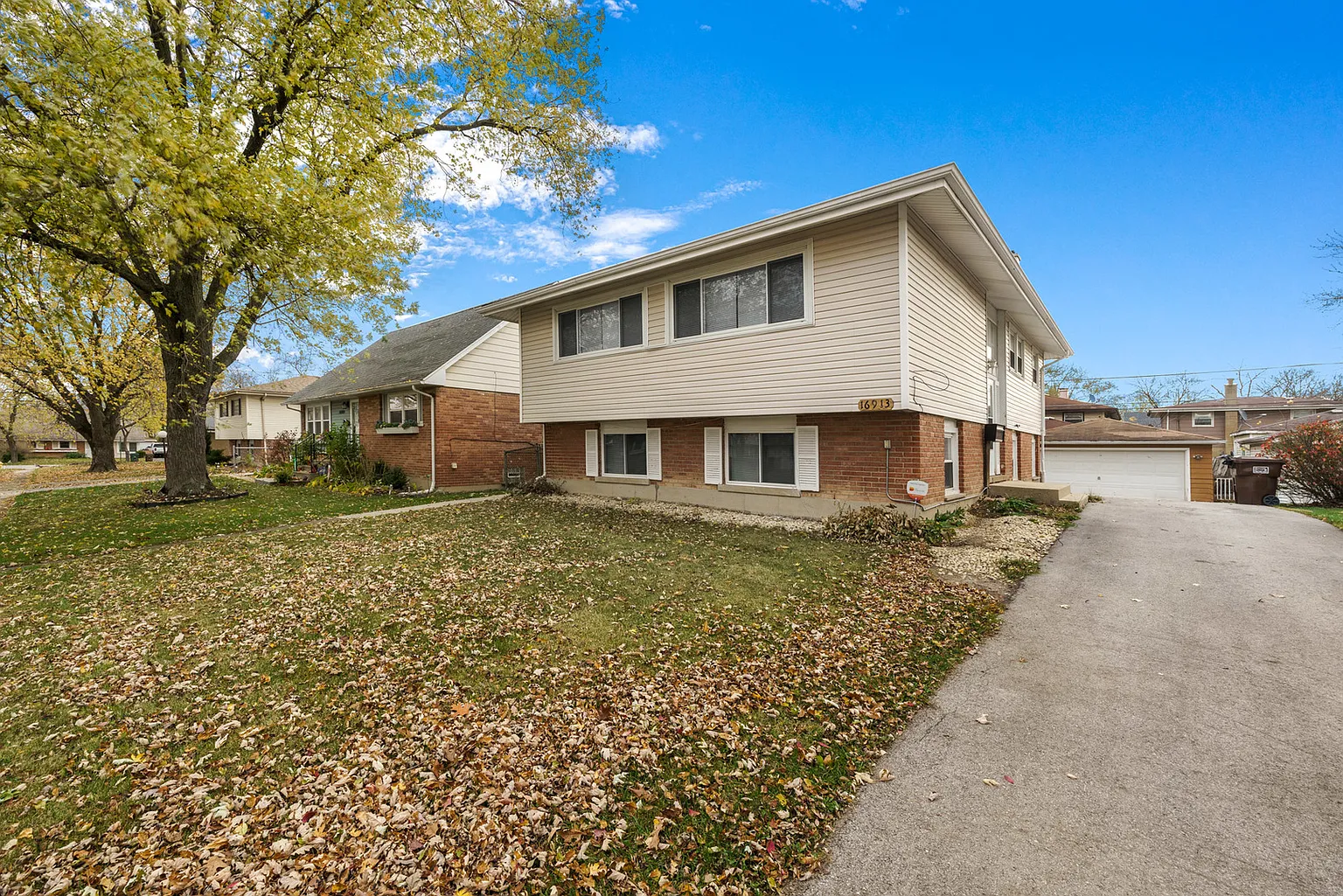 16913 Sunset Ridge Dr photo 1