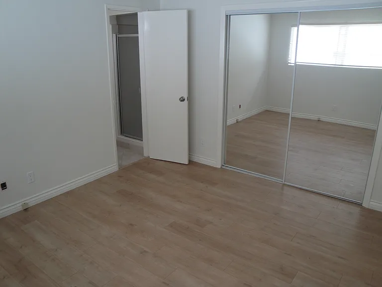 11707 Darlington Ave #UPPER — Photo 6