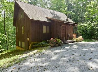 321 Tamarack Trl, Sandisfield, MA 01255