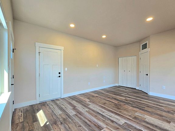 2nd image of 217 Avenue D