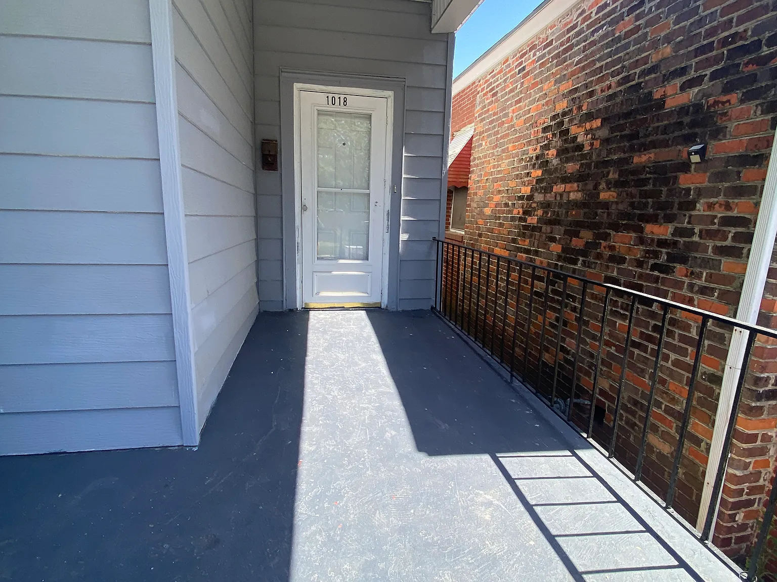 3 bed, 1000 sqft, $1,550 — Photo 3