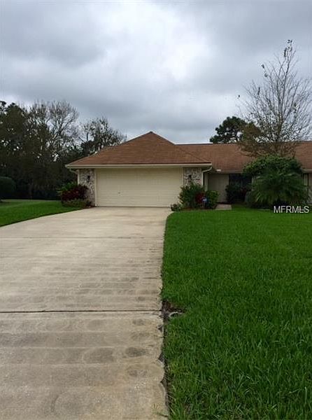 1st image of 63 Lake Fairgreen Cir