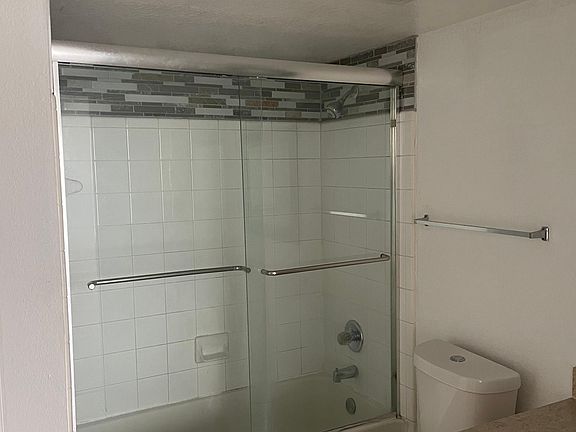 4th image of 2204 Key West Ct APT 523