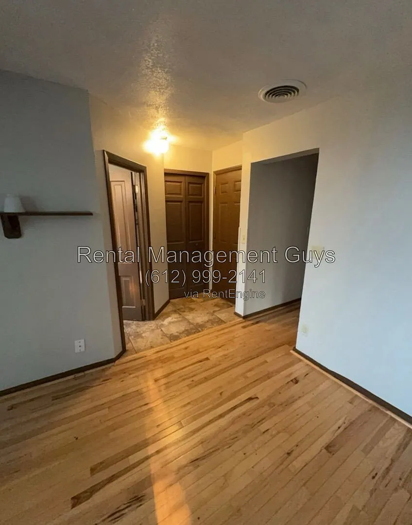 2 bed, 1.0 bath, 850 sqft, $1,550 — Photo 2