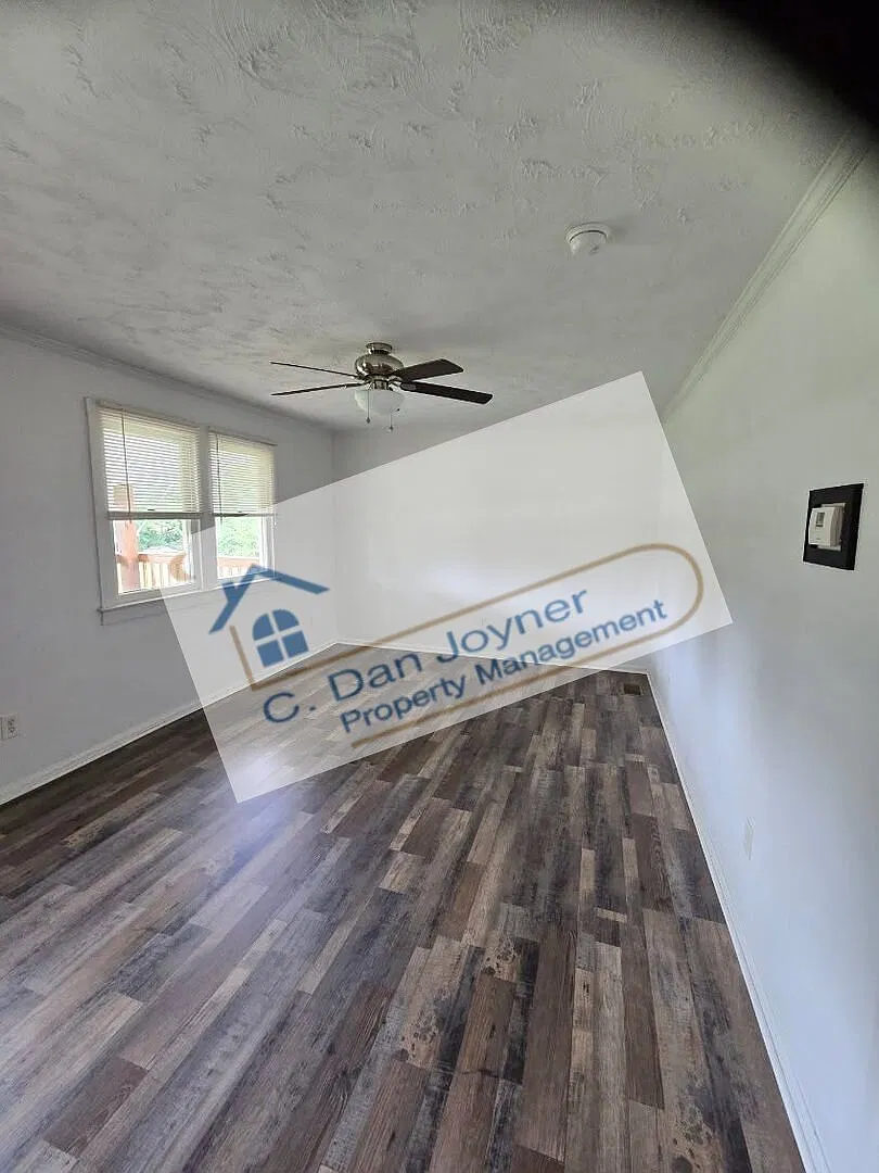 3 Bed, 2 Bath Home Available in Greer — Photo 2