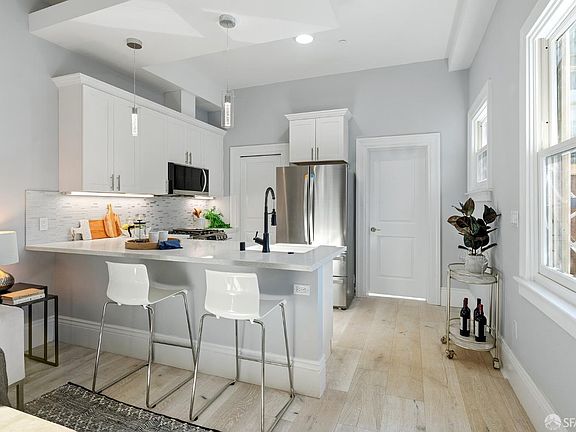 3rd image of 404 Ashbury St APT 3