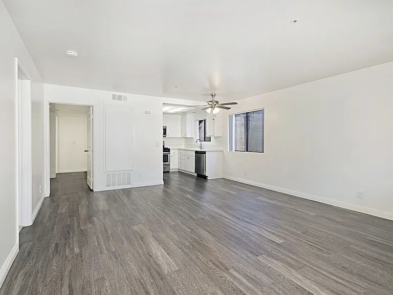 2567 Orange Ave — Photo 10