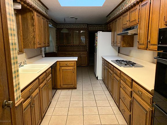 4th image of 3715 Huntington Dr