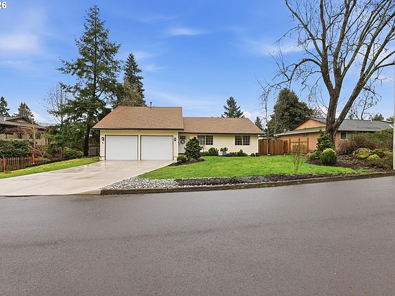 2nd image of 939 Hazelwood Dr