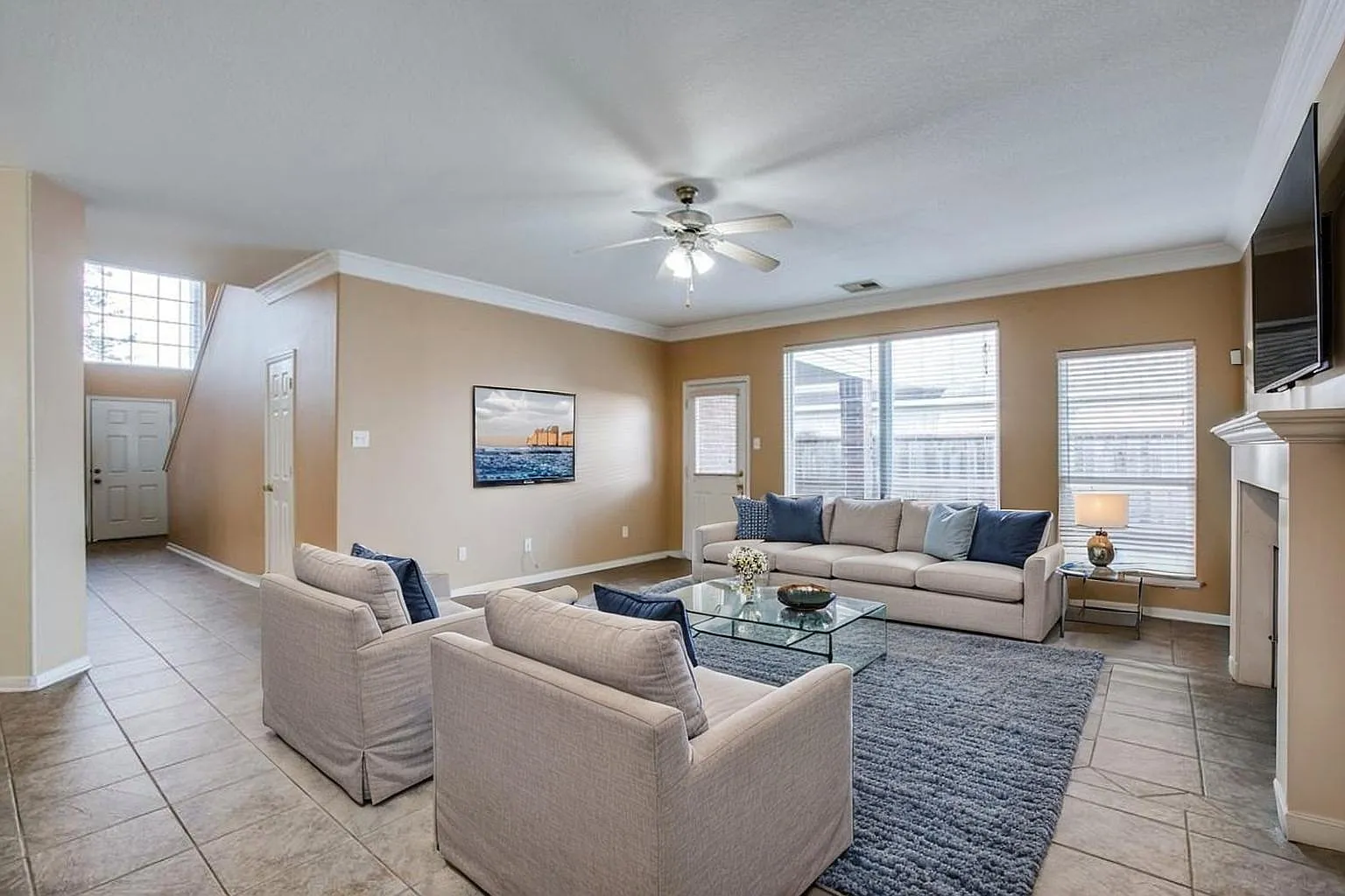 4 bed, 2.5 bath, 3111 sqft, $2,350 — Photo 1