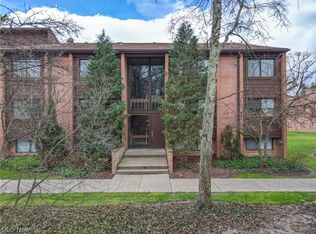 925 Canyon View Rd APT 305, Northfield, OH 44067