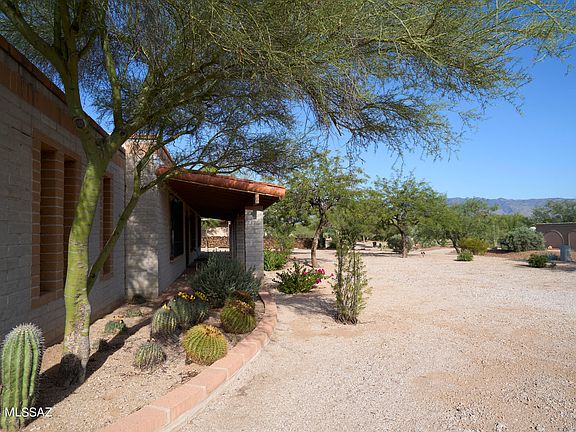 2nd image of 3705 N Gunnison Dr