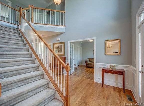 3rd image of 1012 Clark Hill Dr
