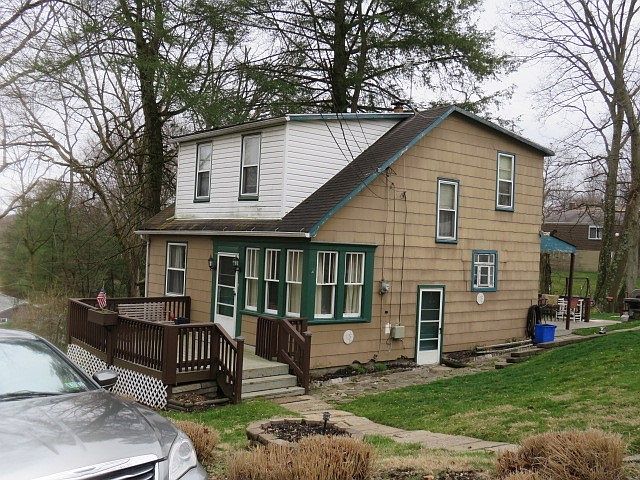 2nd image of 122 Church Ave