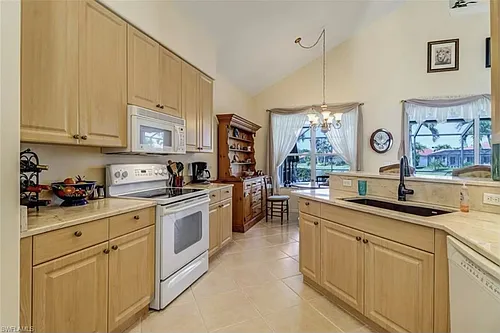 1041 Jardin Dr Photo 1