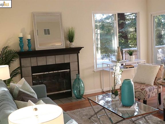 2nd image of 700 Canyon Oaks Dr APT G