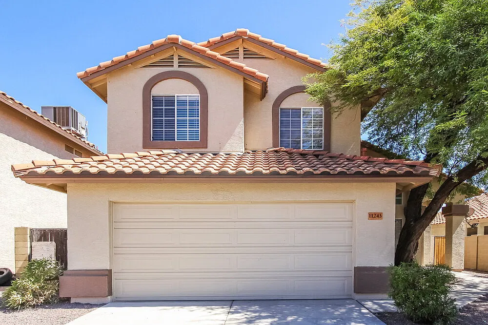 3 bed, 3.0 bath, 2139 sqft, $2,605 — Photo 1