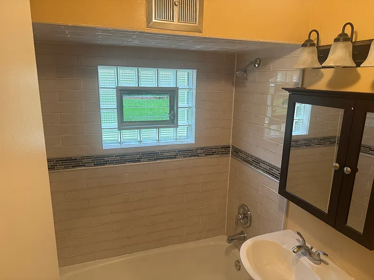 6405 N Oak Park Ave — Photo 8