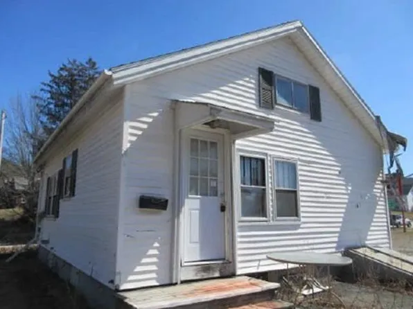 933 Main Road, Holden, ME 04429