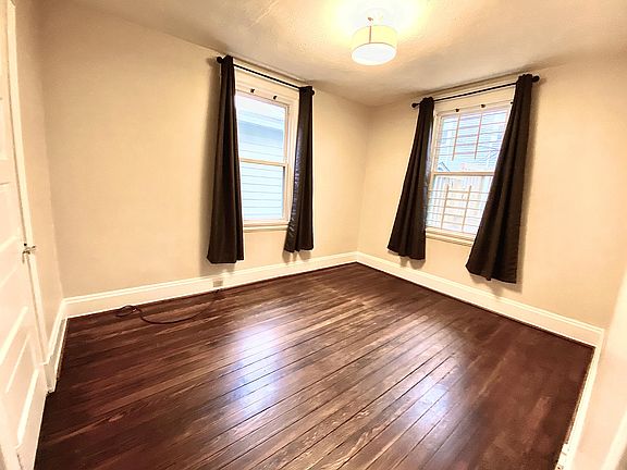 4th image of 2635 Observatory Ave #1
