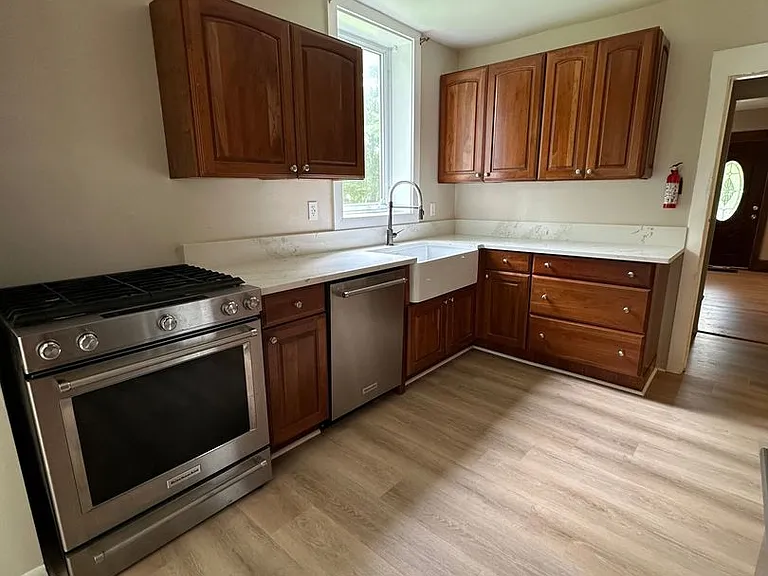541 W Jersey Ave — Photo 6
