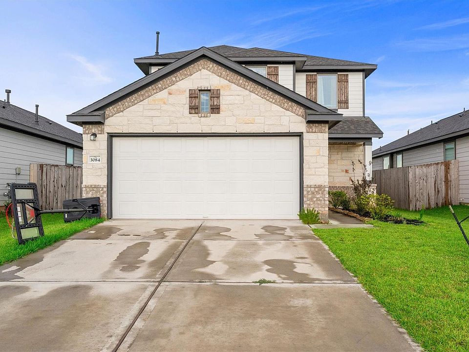 1st image of 3084 Plateau Dr