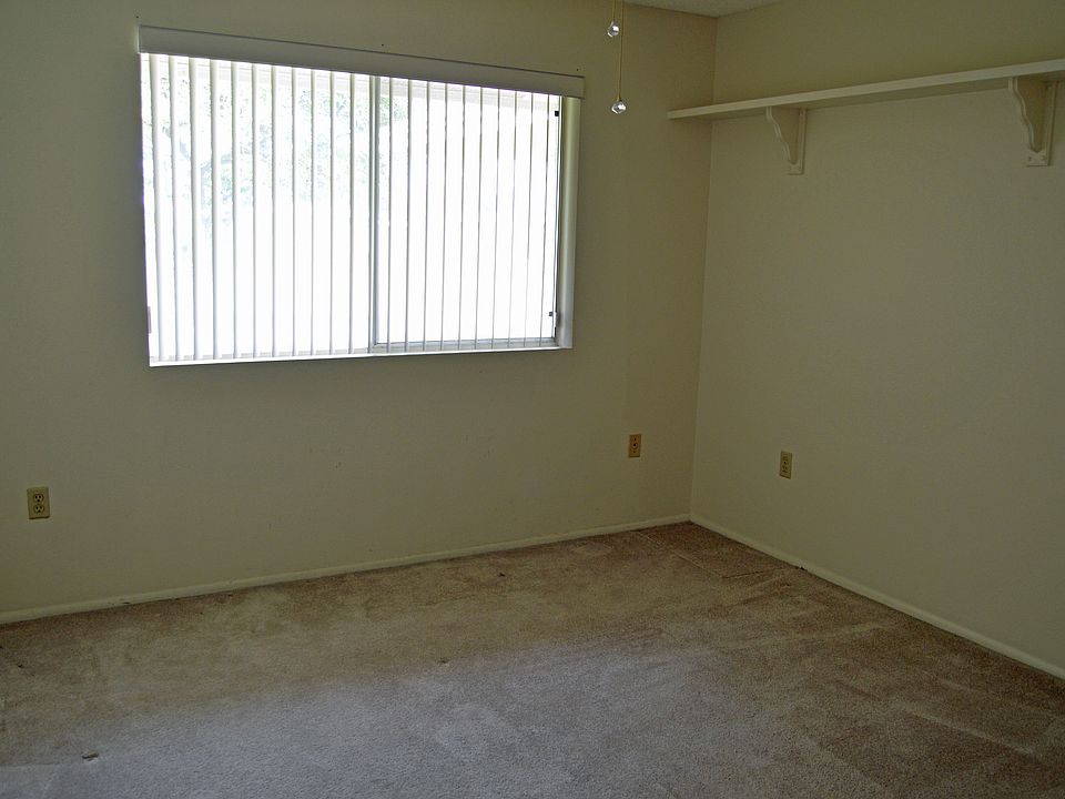 1st image of 10906 W Cameo Dr