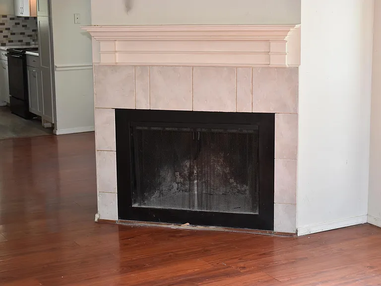 1907 W Loop #D — Photo 5
