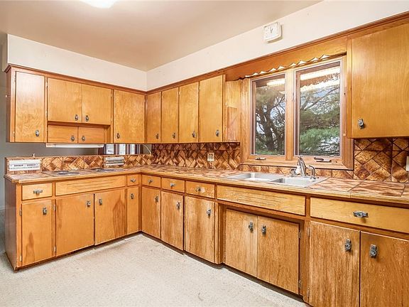 5th image of 3140 E Winding Way