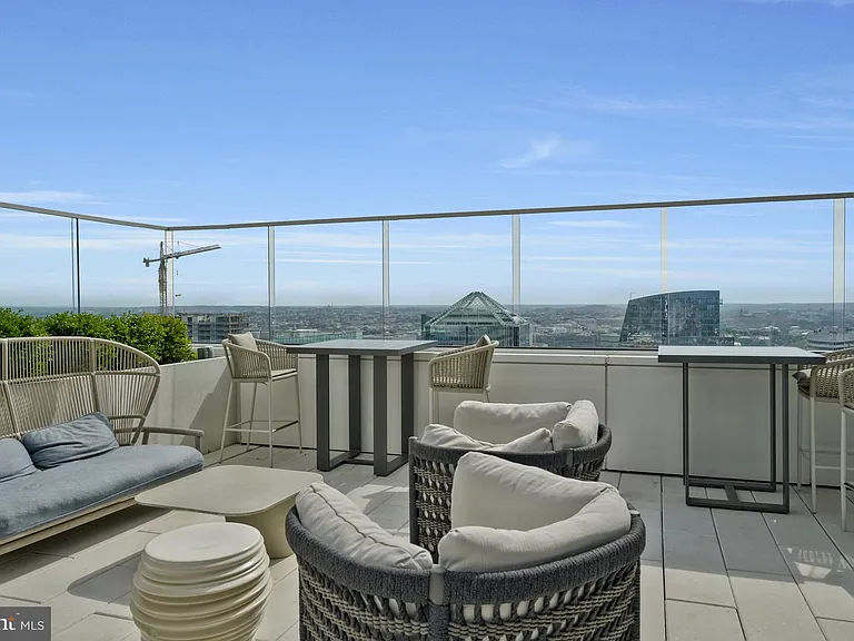 1781 N Pierce St #406 — Photo 39