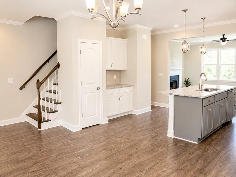 904 Laurel Gate Dr — Photo 3