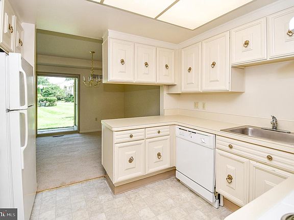3rd image of 3553 S Leisure World Blvd #25-1C