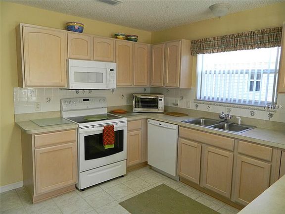 3rd image of 2477 Tamarindo Dr