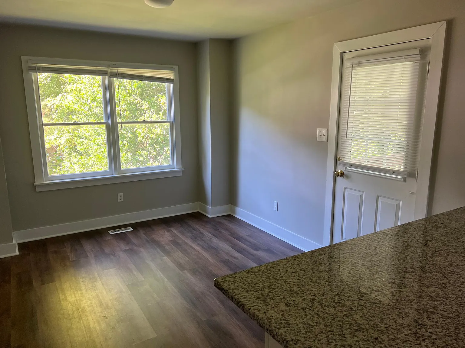 132 Chatham Woods Dr — Photo 3