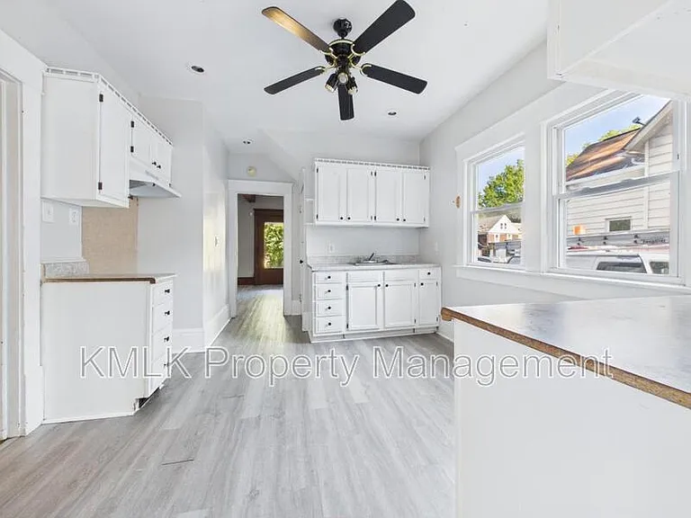 701 Kling St — Photo 17